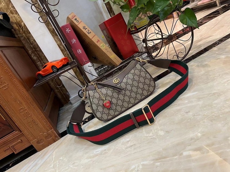 Gucci Handbags 73